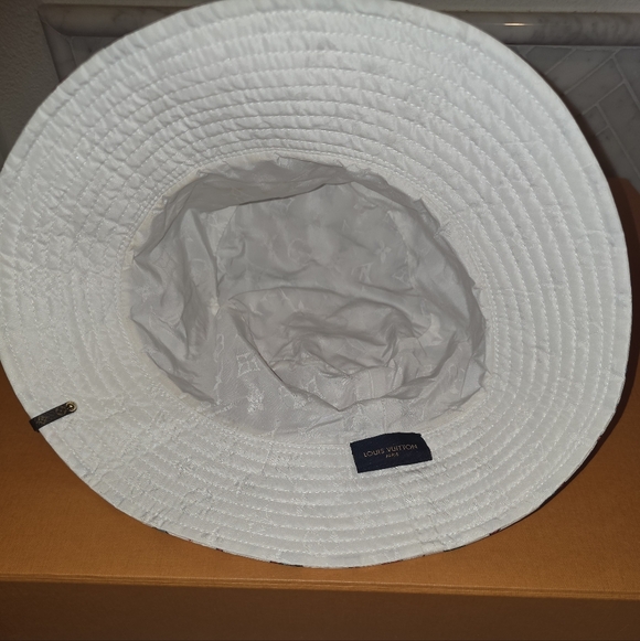 Louis Vuitton Lovely Gram Bob Bucket Hat Size Medium! - Picture 4 of 7